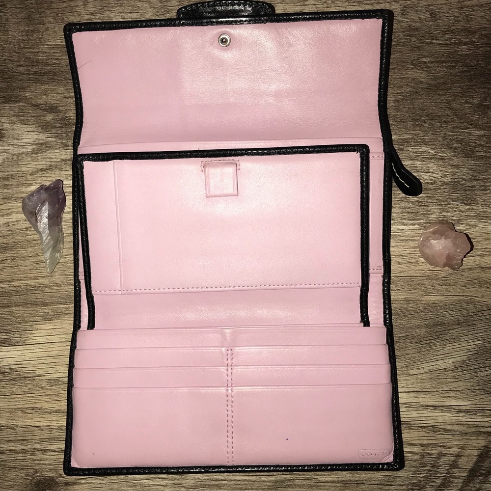 Coach - Picture 4 of 6